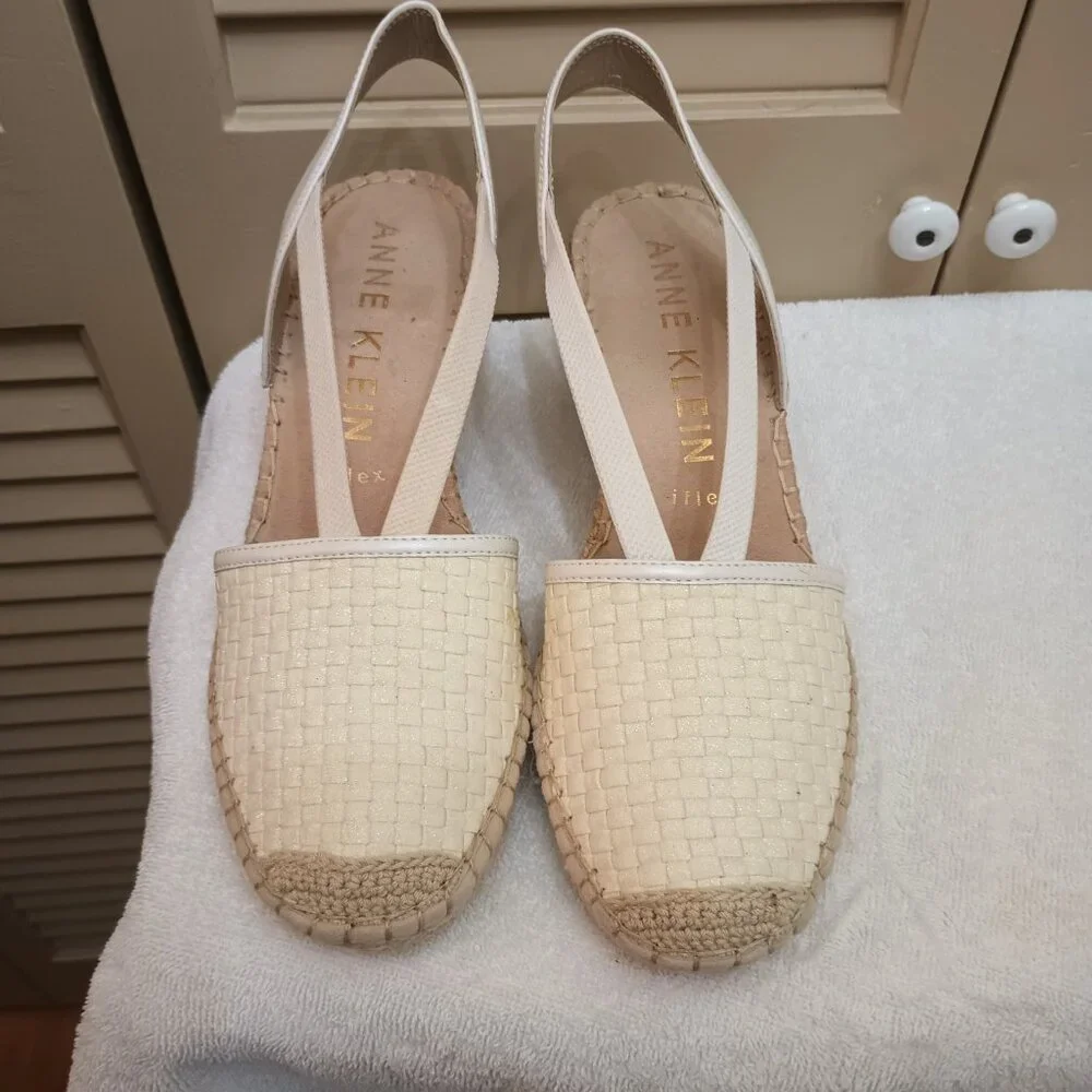 Anne Klein Aneesa Wedge  Closed Toe Sandals Sz 8 - Picture 5 of 5